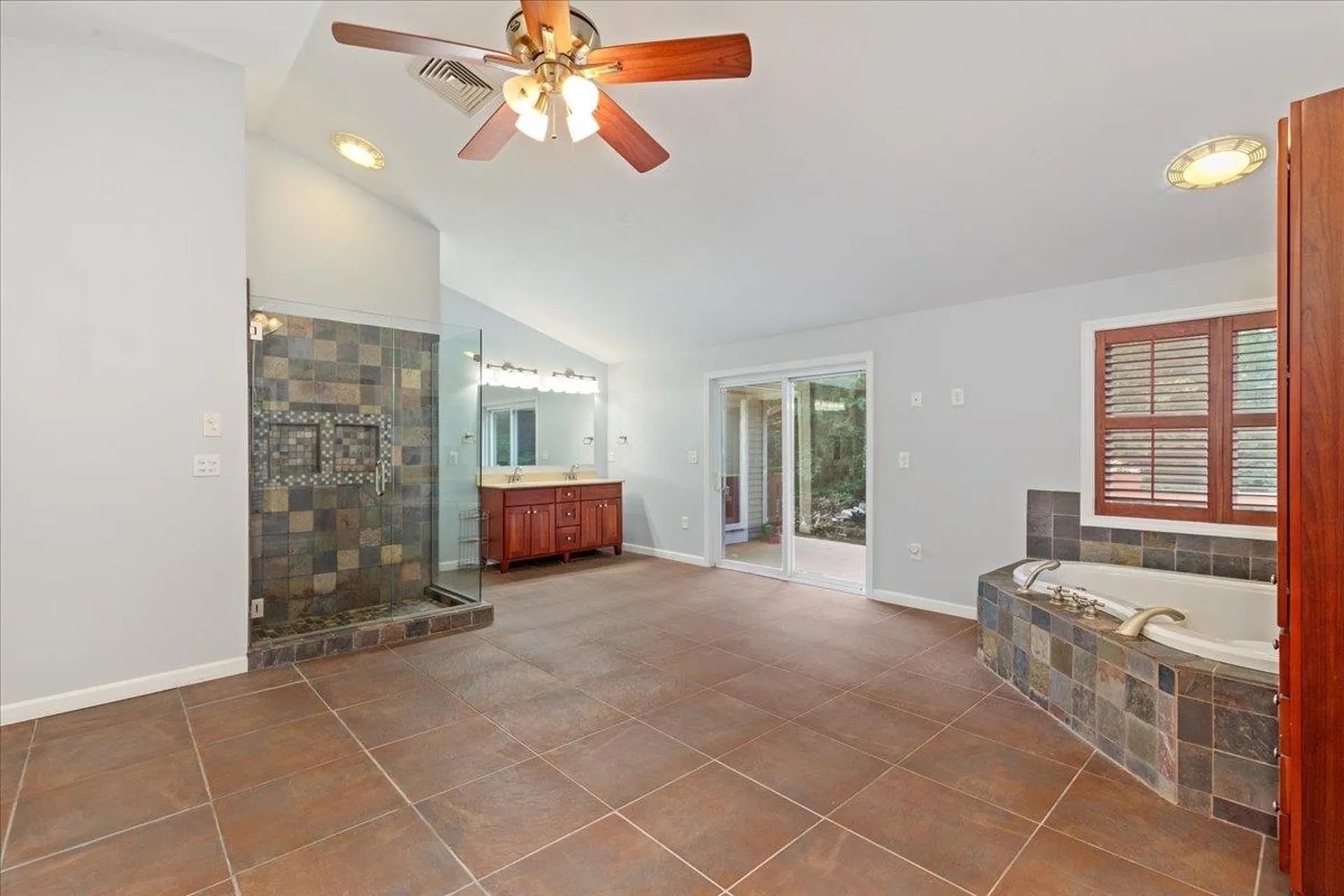 42 Gaita Drive Derry NH 03038