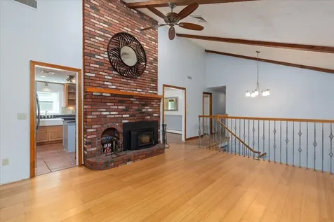 42 Gaita Drive Derry NH 03038