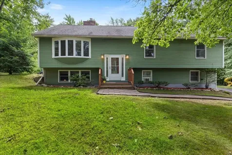 42 Gaita Drive Derry NH 03038