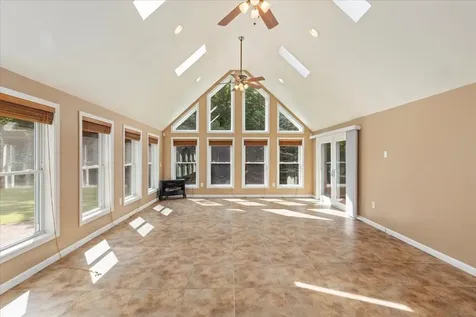 42 Gaita Drive Derry NH 03038