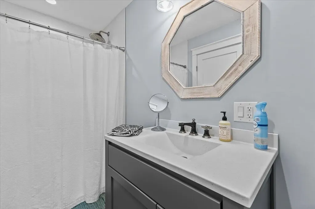 628 Delong Lane Shoreham VT 05734