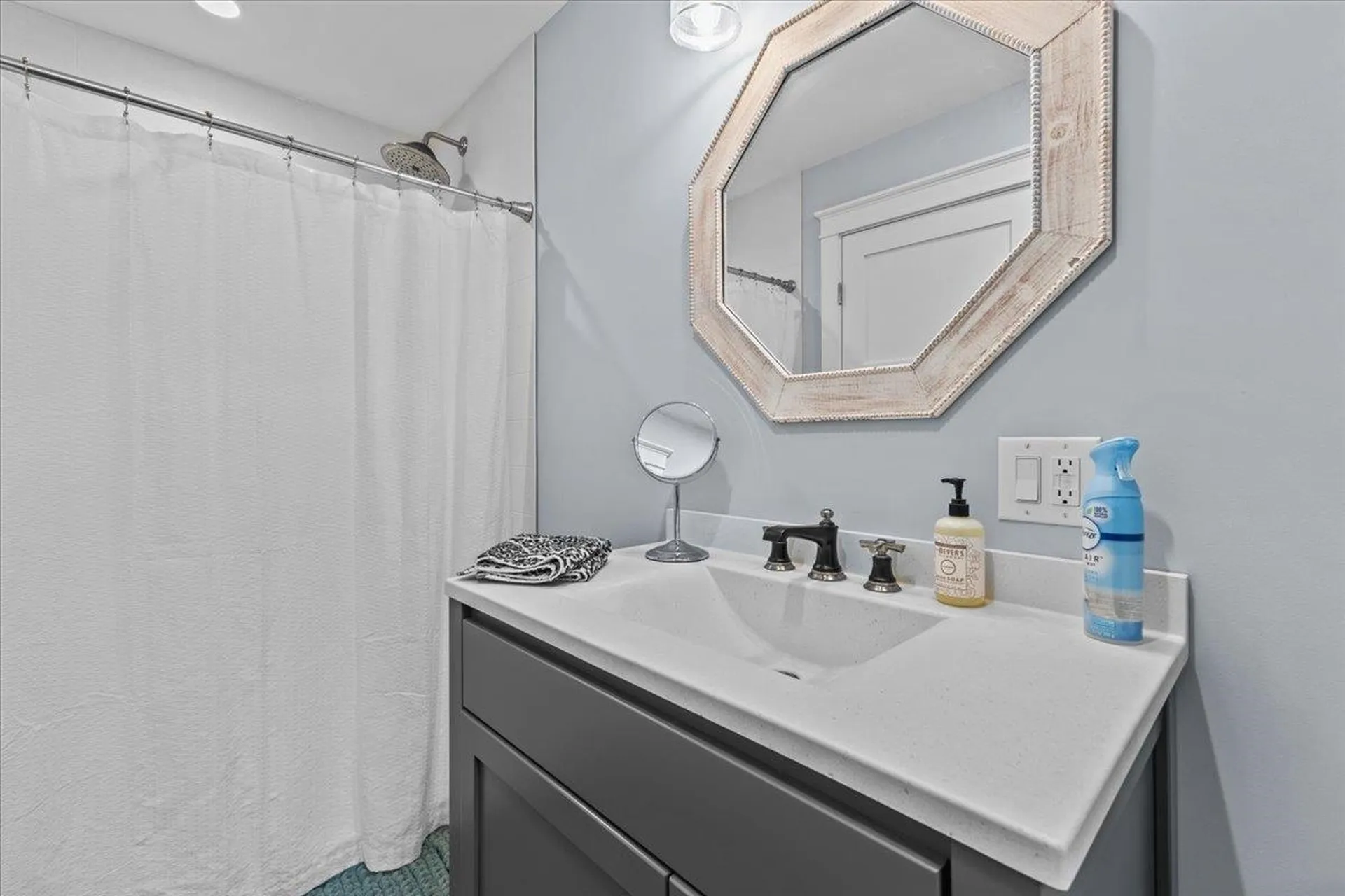 628 Delong Lane Shoreham VT 05734