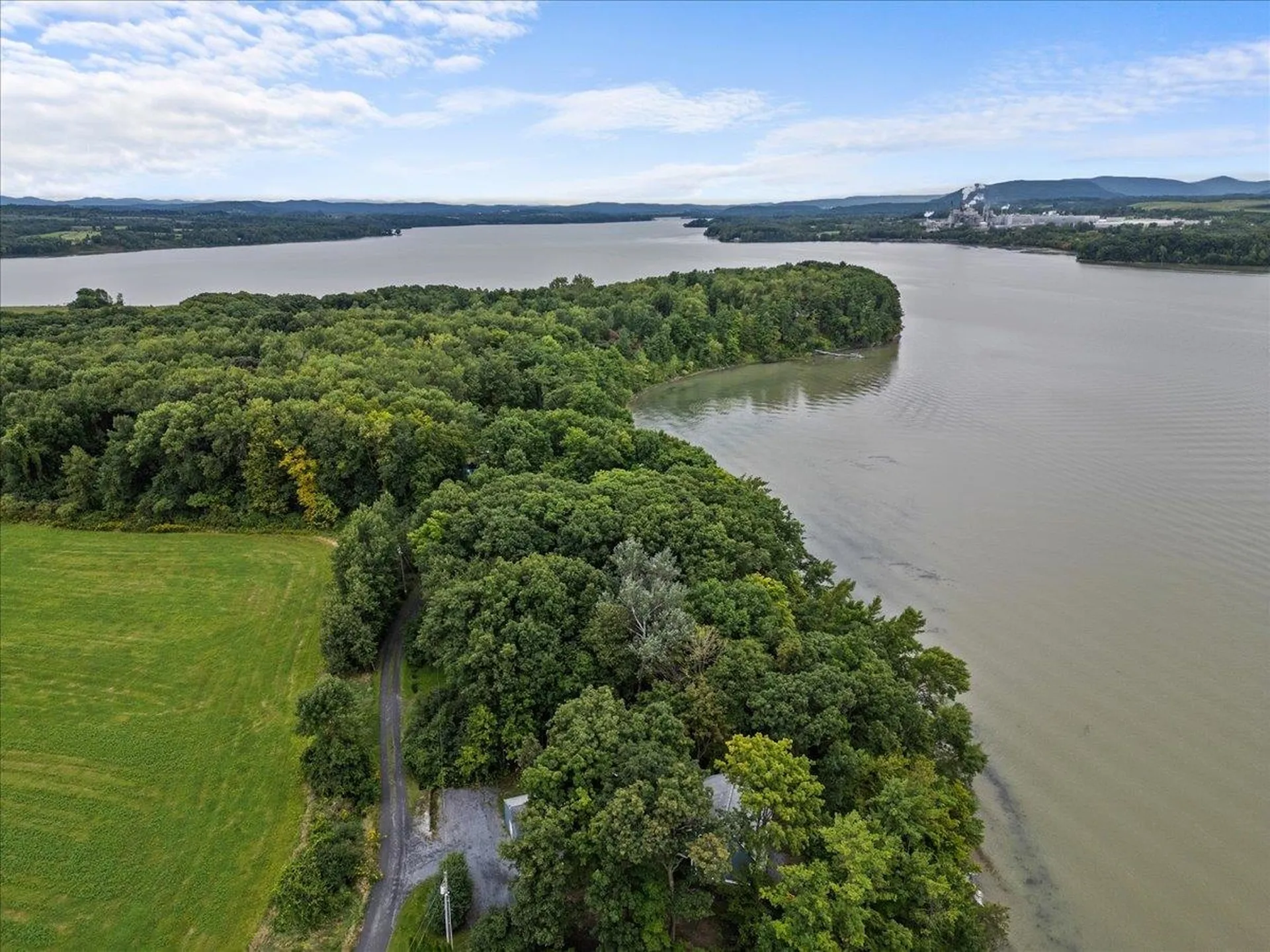 628 Delong Lane Shoreham VT 05734