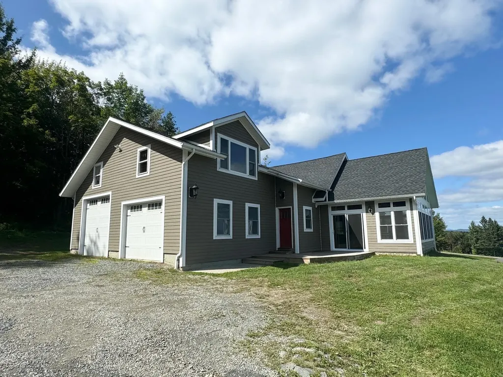 84 Kimberly Lane Newport Town VT 05857