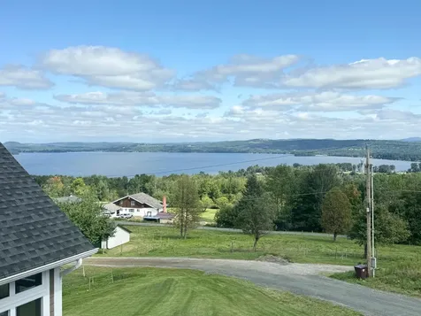 84 Kimberly Lane Newport Town VT 05857