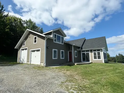 84 Kimberly Lane Newport Town VT 05857