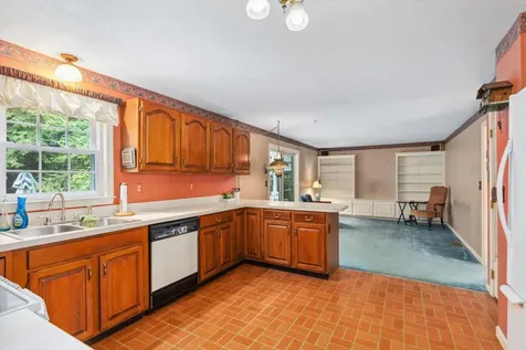 6 Taylor Court Peterborough NH 03458