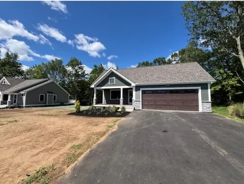 10 Taylor Circle Brentwood NH 03833