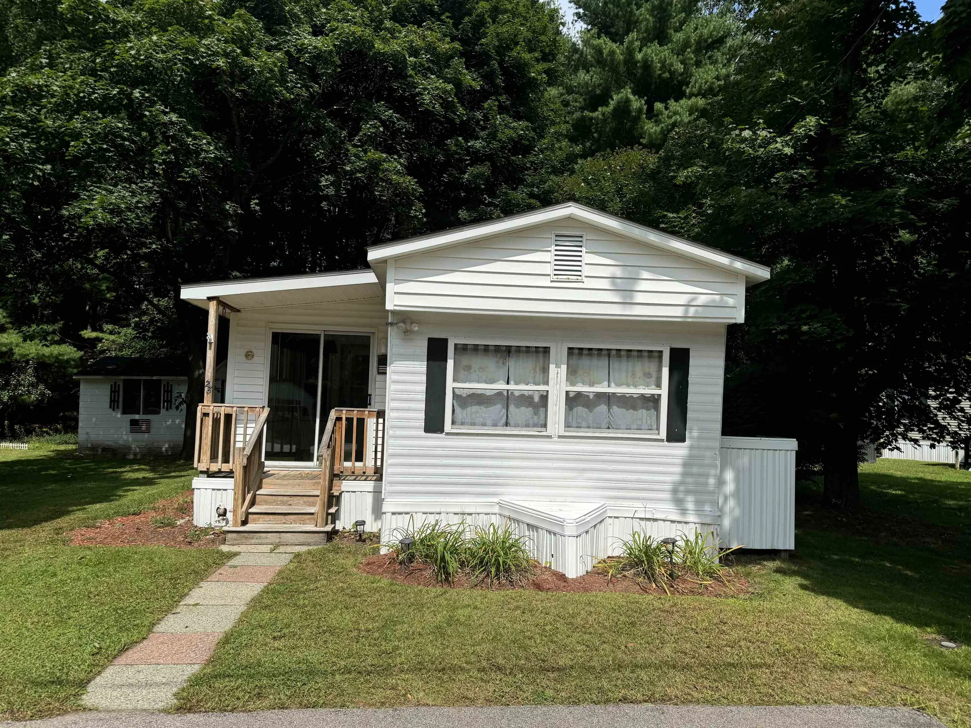 28 Farmwood Drive Nashua NH 03062