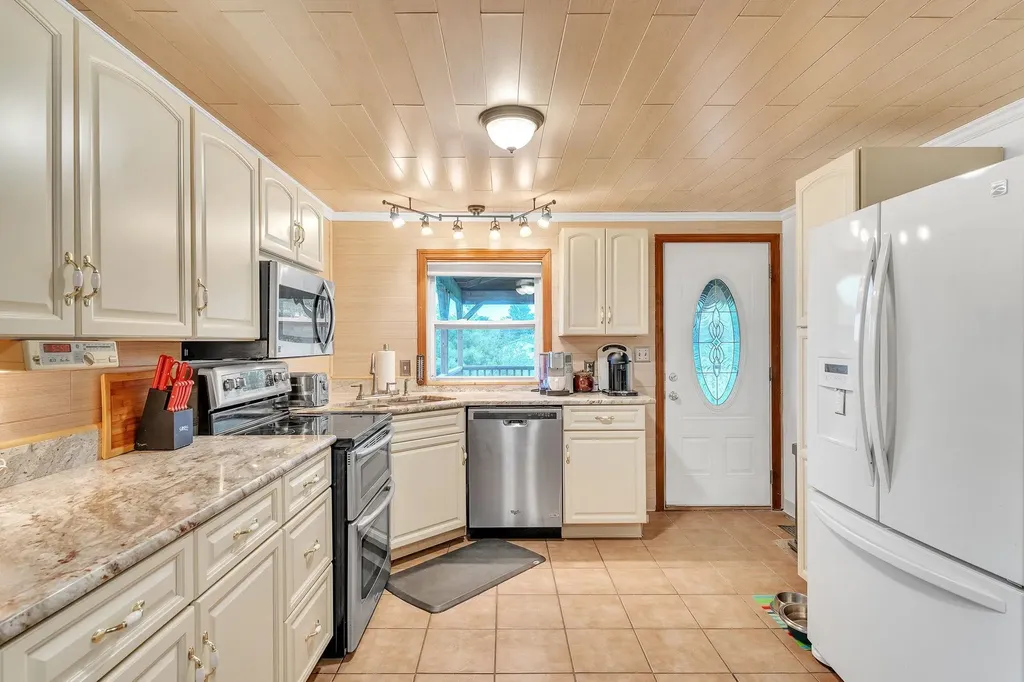 170 W Cobble Hill Road Barre Town VT 05641