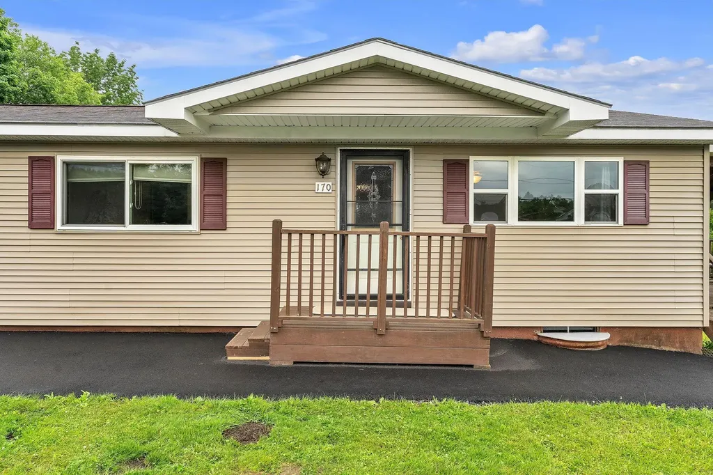 170 W Cobble Hill Road Barre Town VT 05641