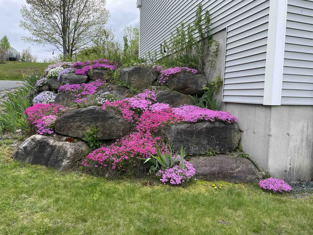 22 Mirror Lake Heights Canaan NH 03741