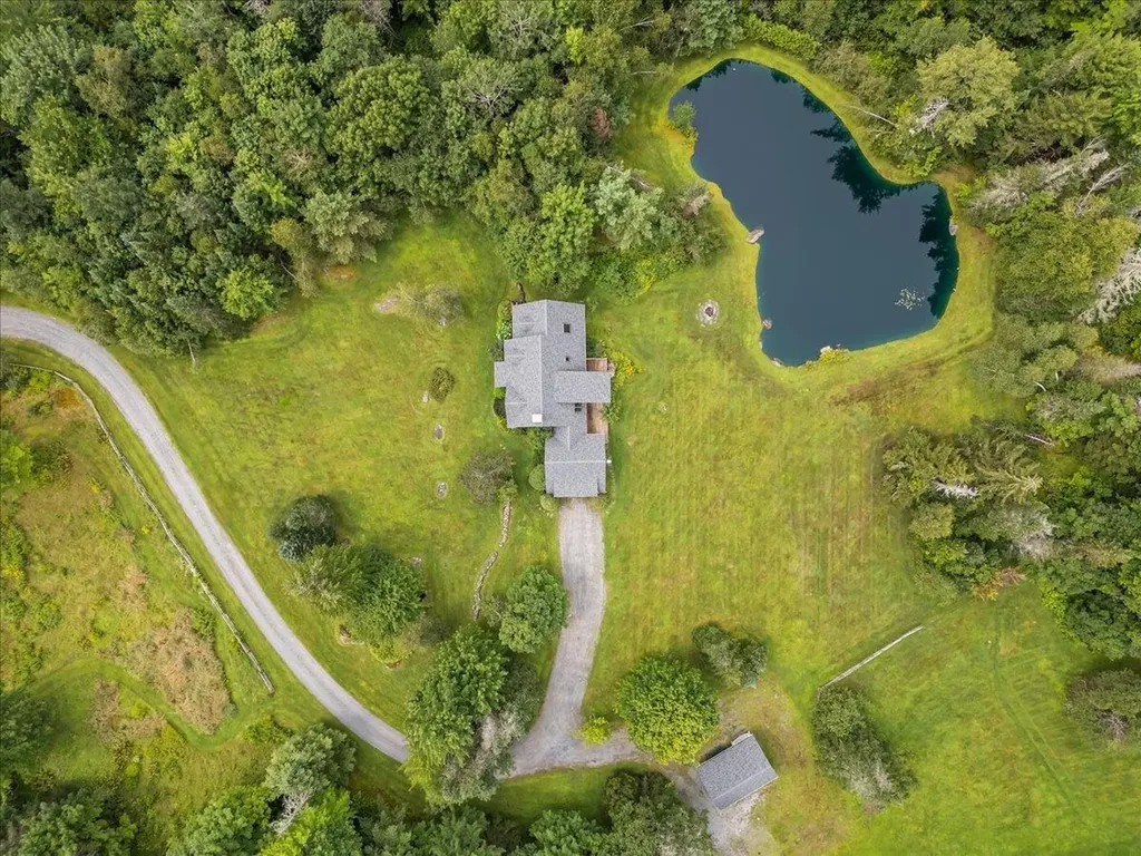 386 South Hollow Road Stowe VT 05672