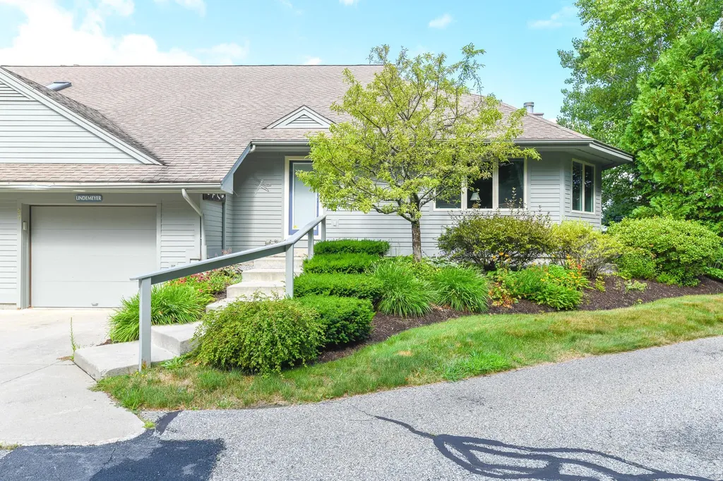 27 North Peak Village Newbury NH 03255