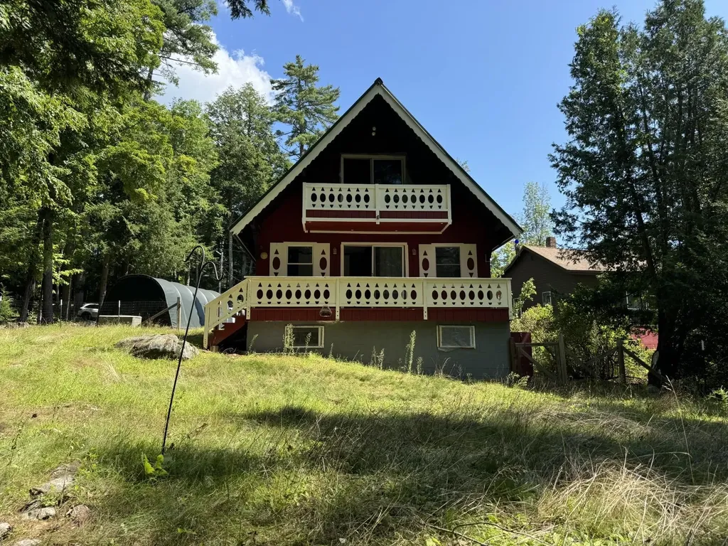 16 East Shore Road Swanzey NH 03446