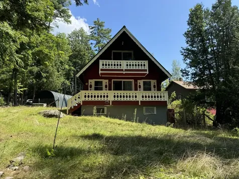 16 East Shore Road Swanzey NH 03446