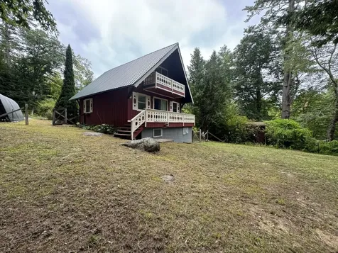 16 East Shore Road Swanzey NH 03446