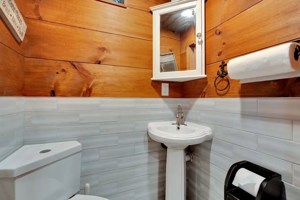 573 Mountain Road Newbury NH 03255
