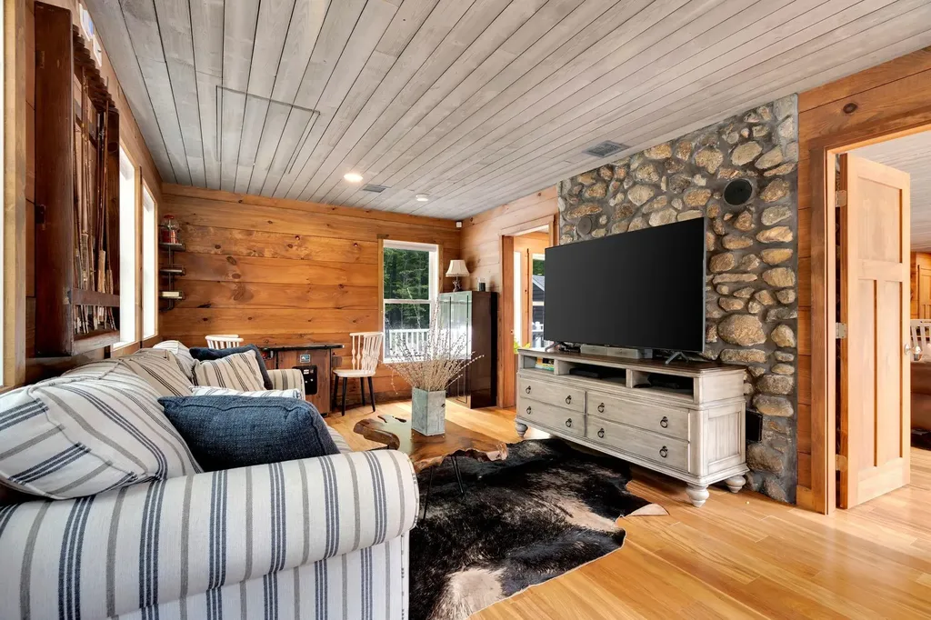 573 Mountain Road Newbury NH 03255