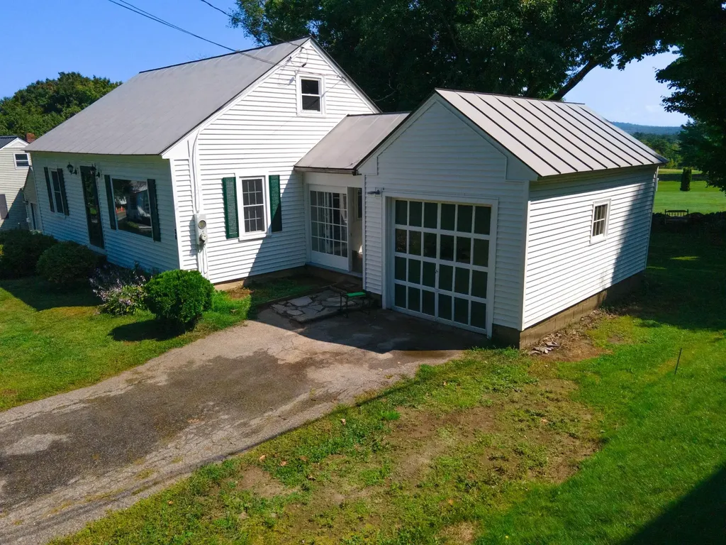 26 Leslie Avenue Claremont NH 03743