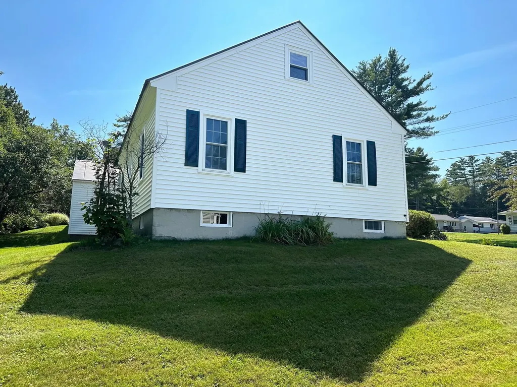 26 Leslie Avenue Claremont NH 03743