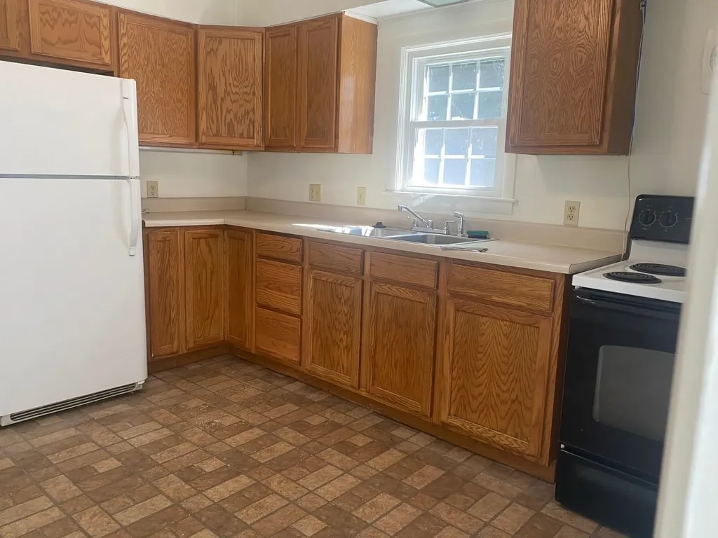 26 Leslie Avenue Claremont NH 03743