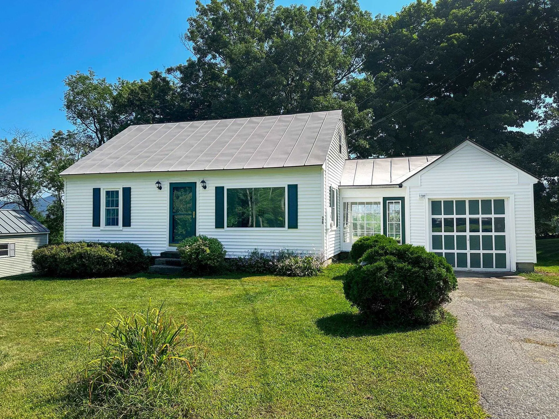26 Leslie Avenue Claremont NH 03743