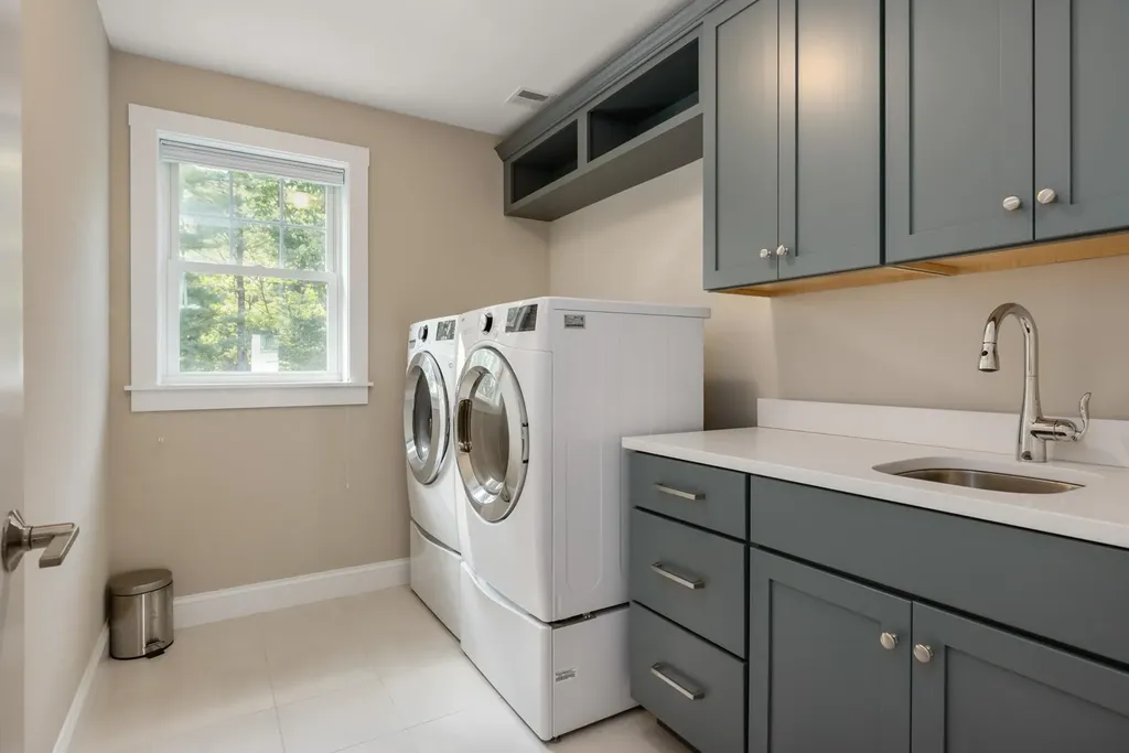 1163 Sagamore Avenue Portsmouth NH 03801