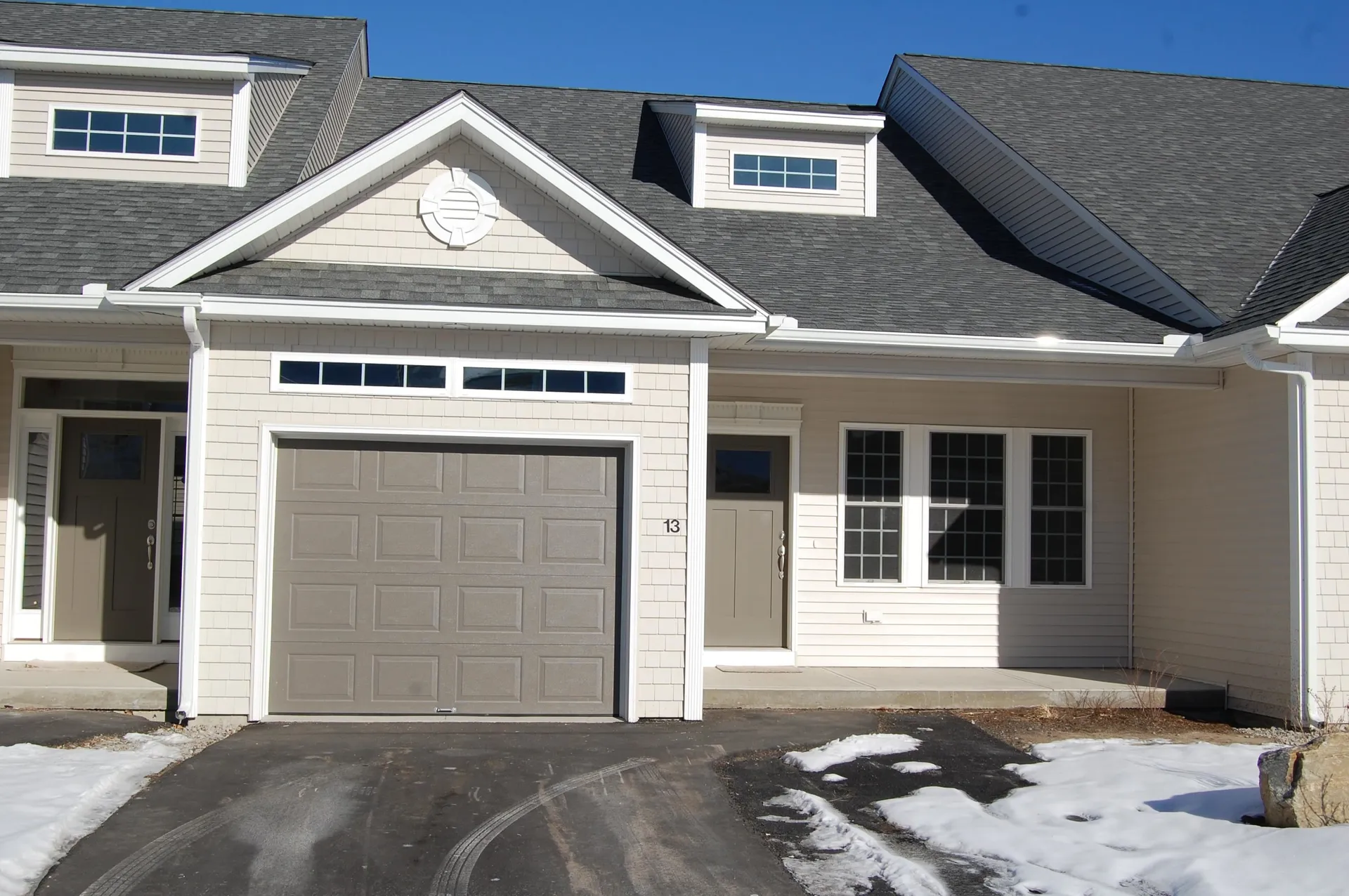 13 Chesterfield Lane Londonderry NH 03053