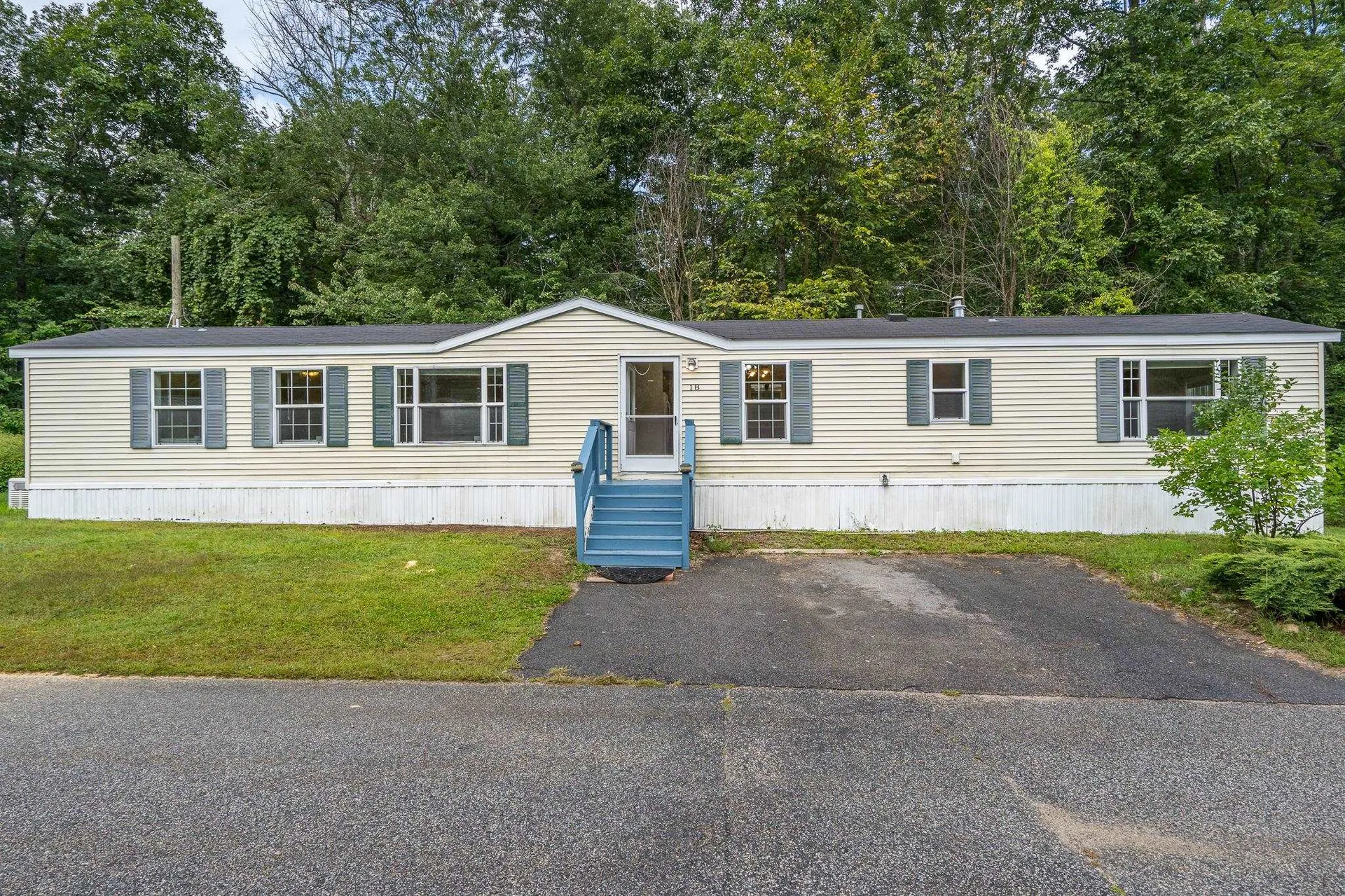 18 Parker Avenue Raymond NH 03077