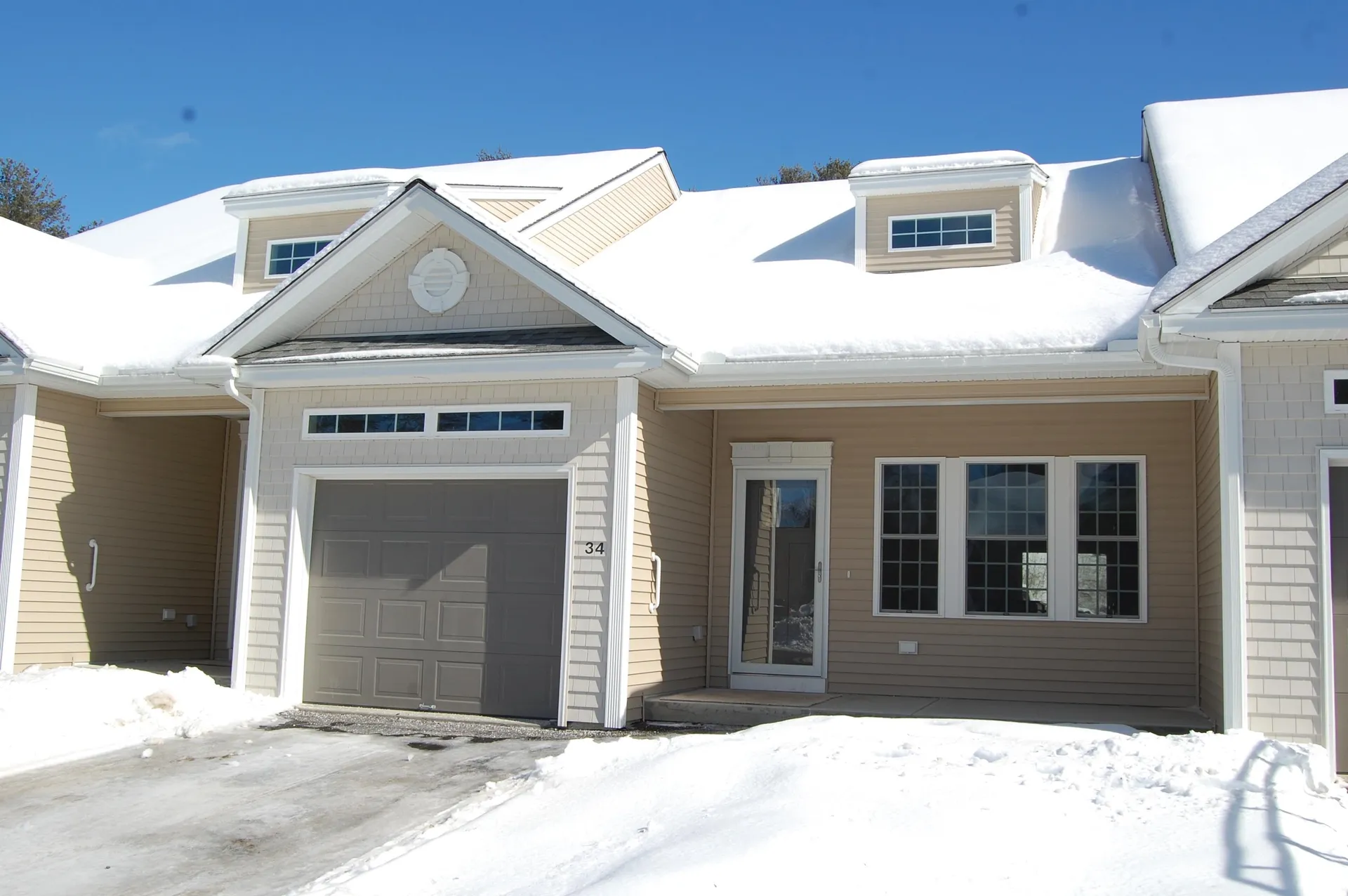 34 Sheffield Way Londonderry NH 03053