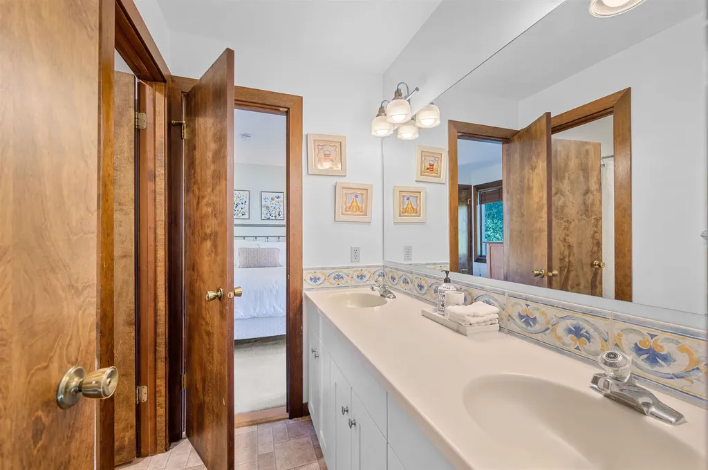 20 Field Road Stowe VT 05672
