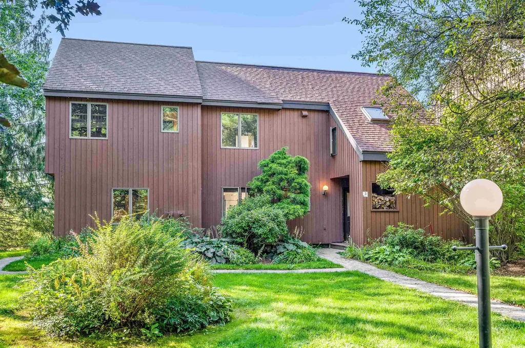 20 Field Road Stowe VT 05672