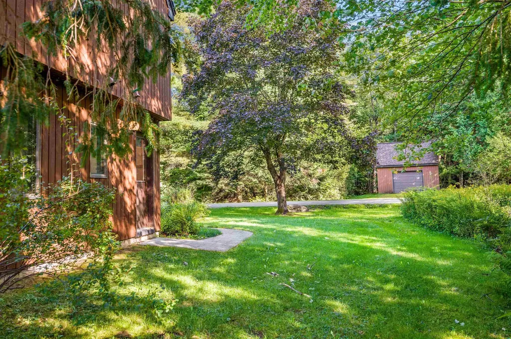 20 Field Road Stowe VT 05672
