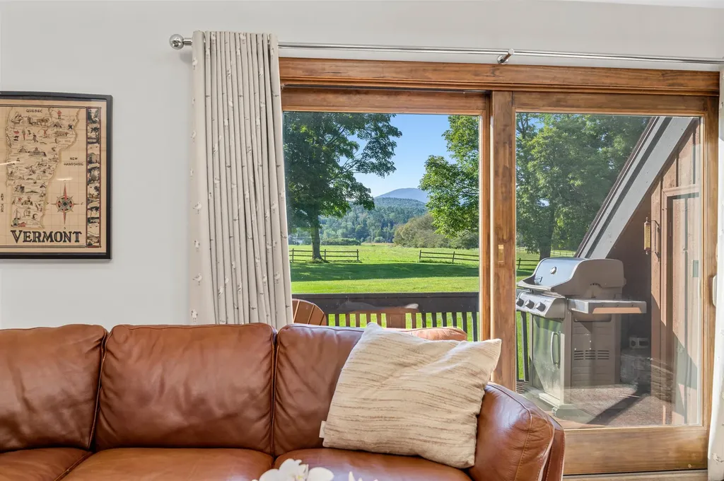 20 Field Road Stowe VT 05672