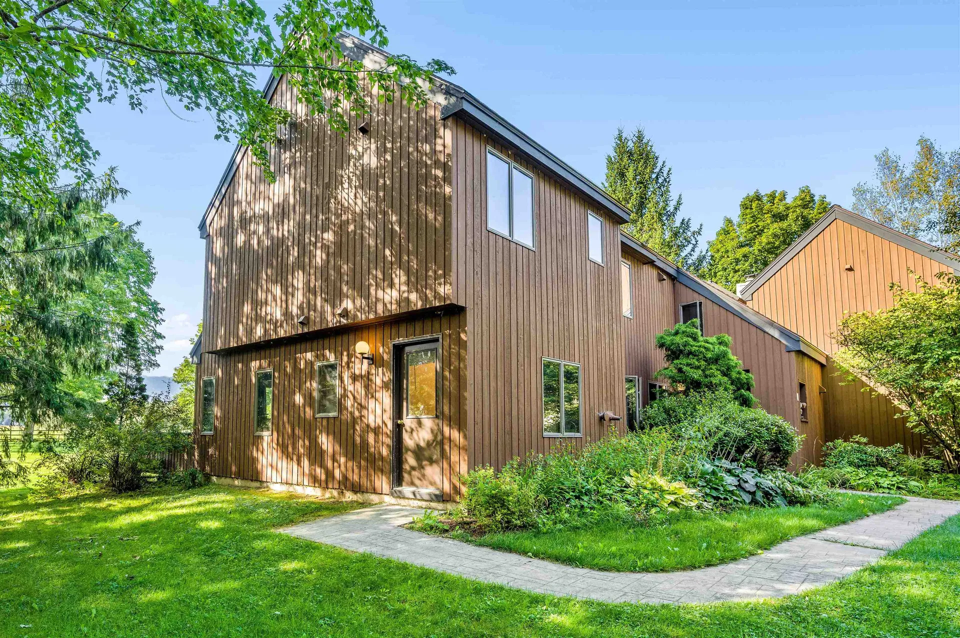 20 Field Road Stowe VT 05672
