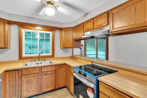 69 Morningside Drive Windsor VT 05089