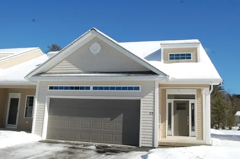 32 Sheffield Way Londonderry NH 03053