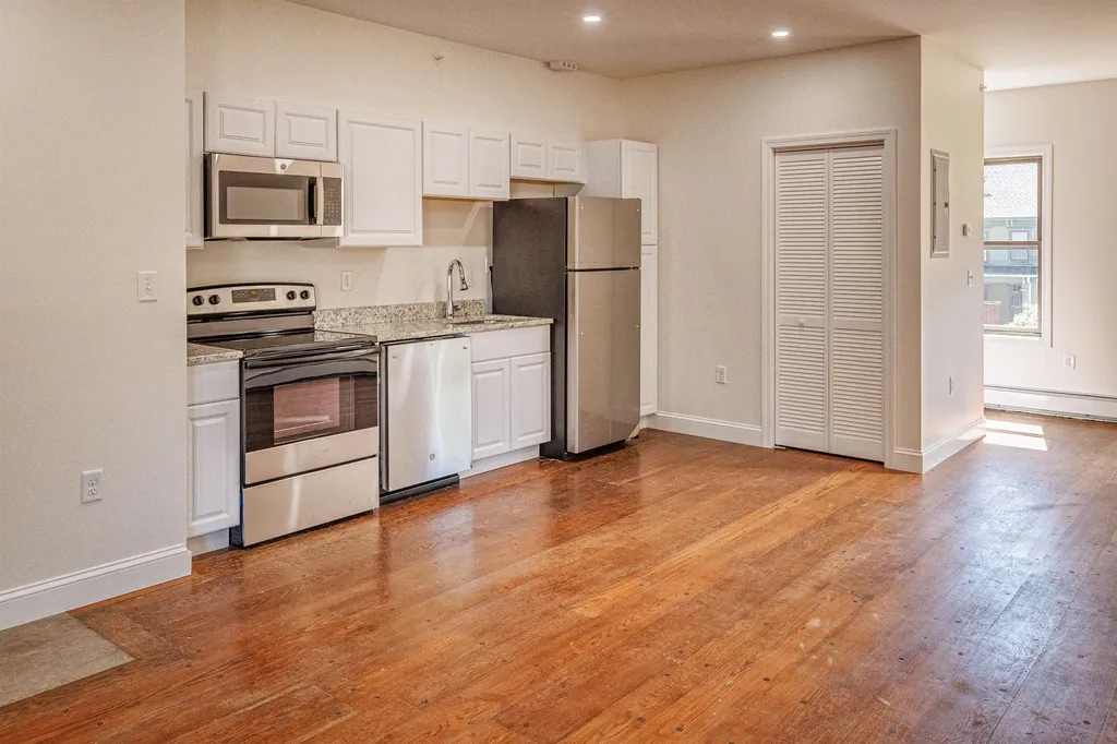 12 Beaver Way Rochester NH 03867