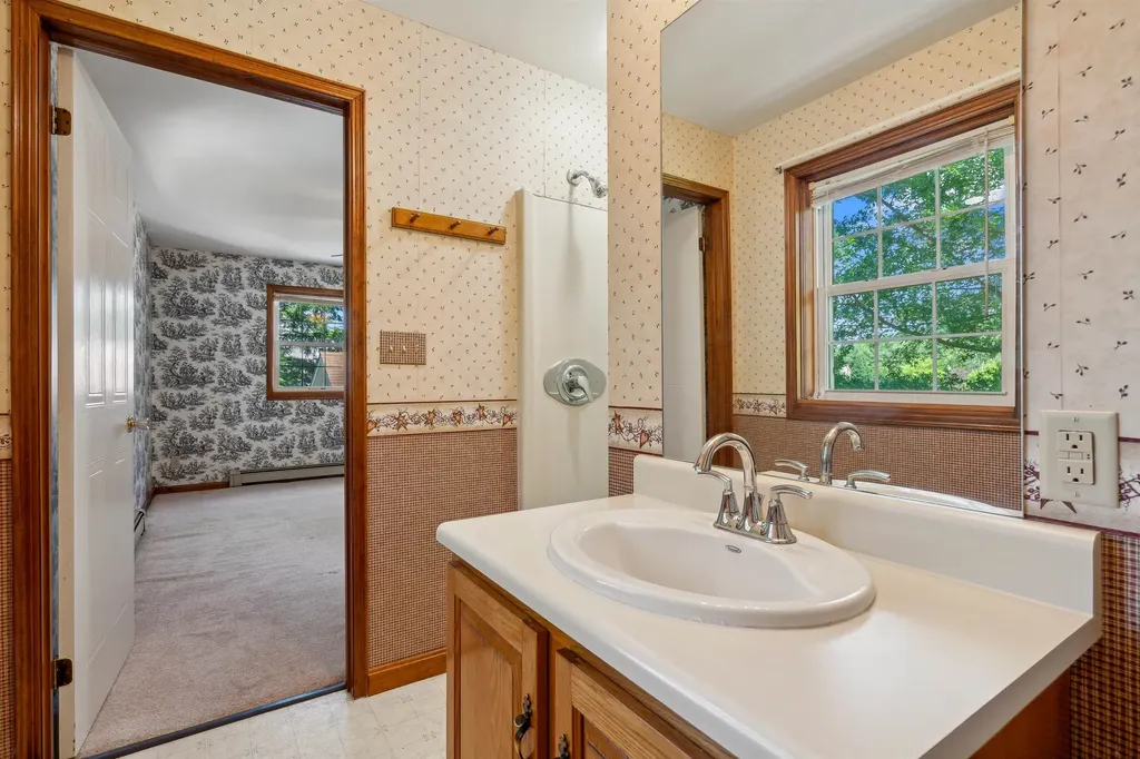 250 Cross Street Hartford VT 05059