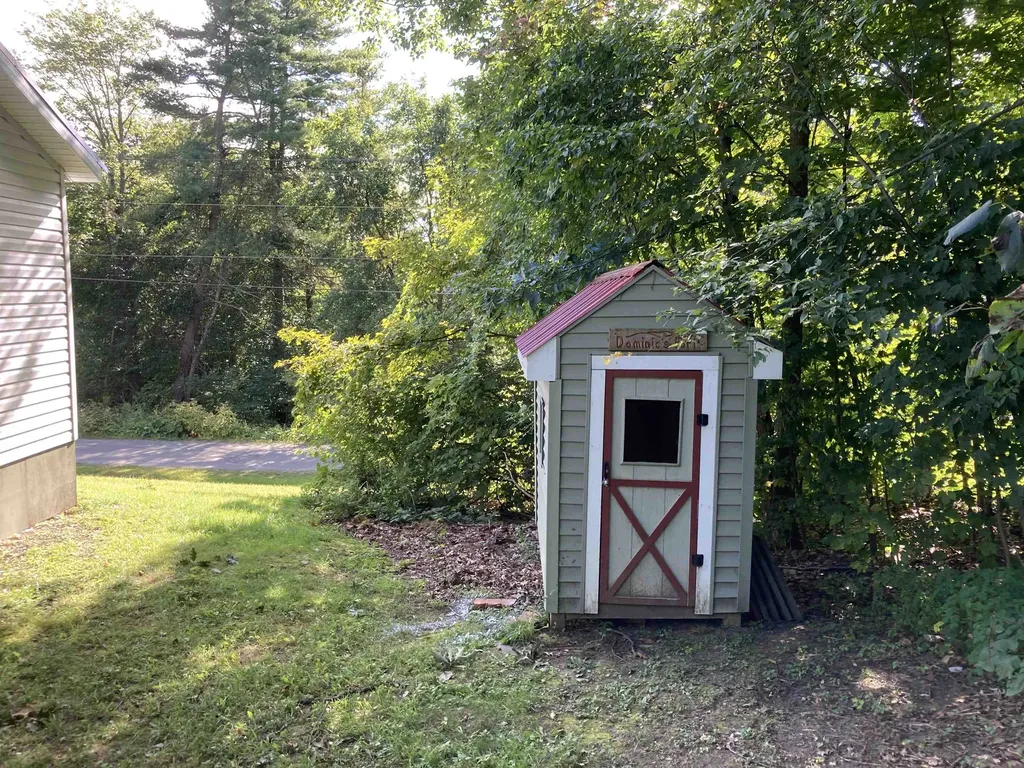 19 Village Heights Castleton VT 05735