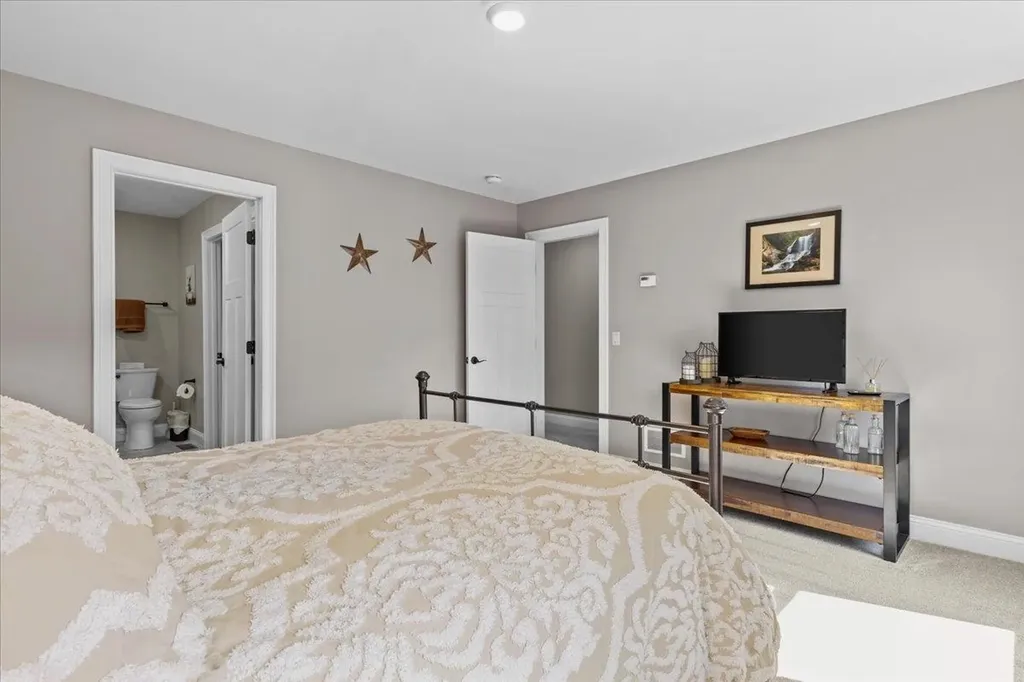 128 Chase Court Essex VT 05452