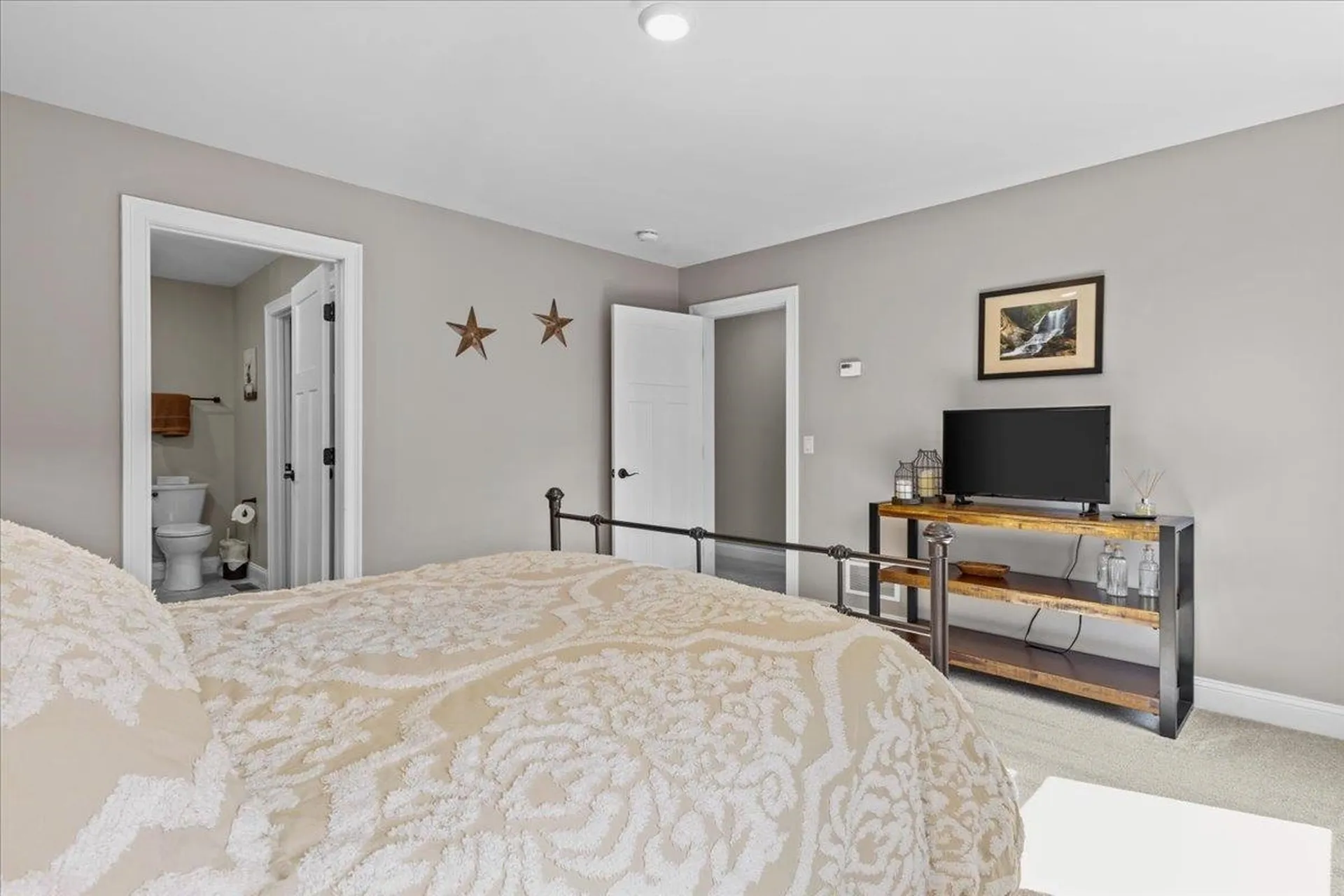 128 Chase Court Essex VT 05452