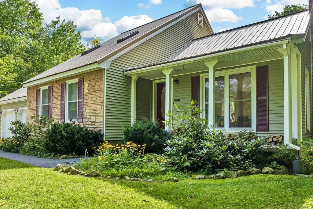 28 Winterhaven Road Wolfeboro NH 03894