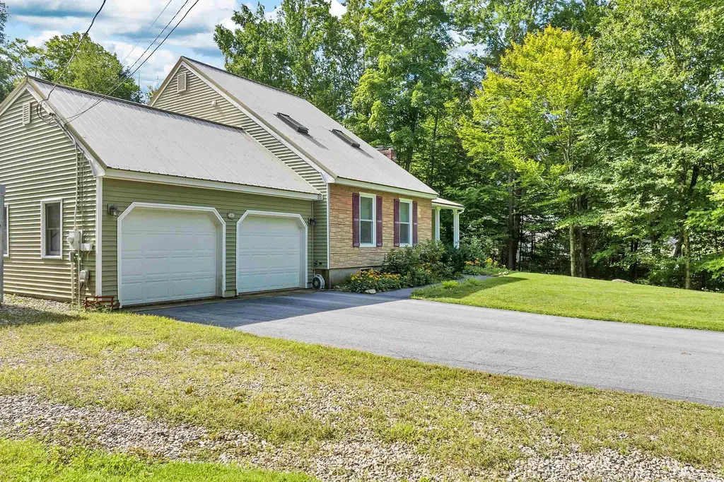 28 Winterhaven Road Wolfeboro NH 03894