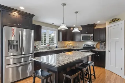 18 Village Place Drive Barrington NH 03825