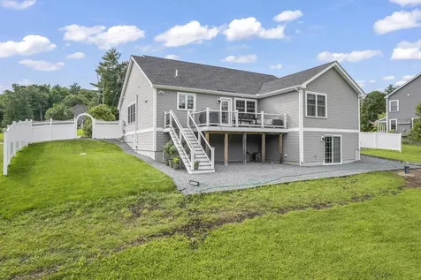 18 Village Place Drive Barrington NH 03825