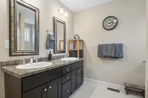 18 Village Place Drive Barrington NH 03825