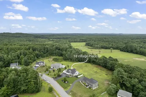 18 Village Place Drive Barrington NH 03825