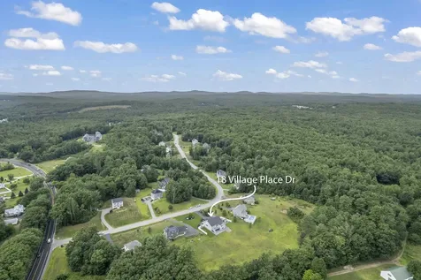 18 Village Place Drive Barrington NH 03825